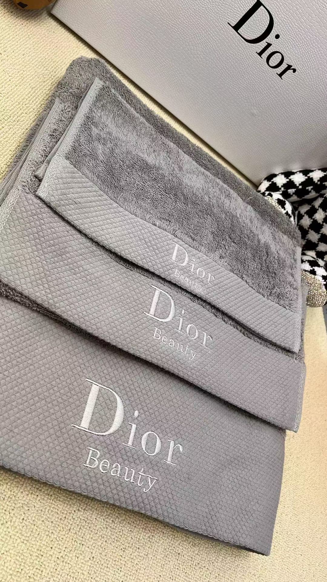 DIOR TOWEL SETS - Image 32