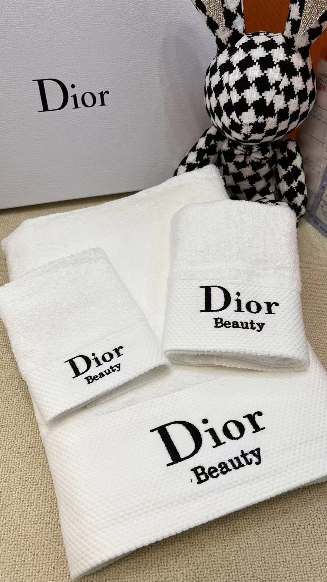 DIOR TOWEL SETS - Image 20