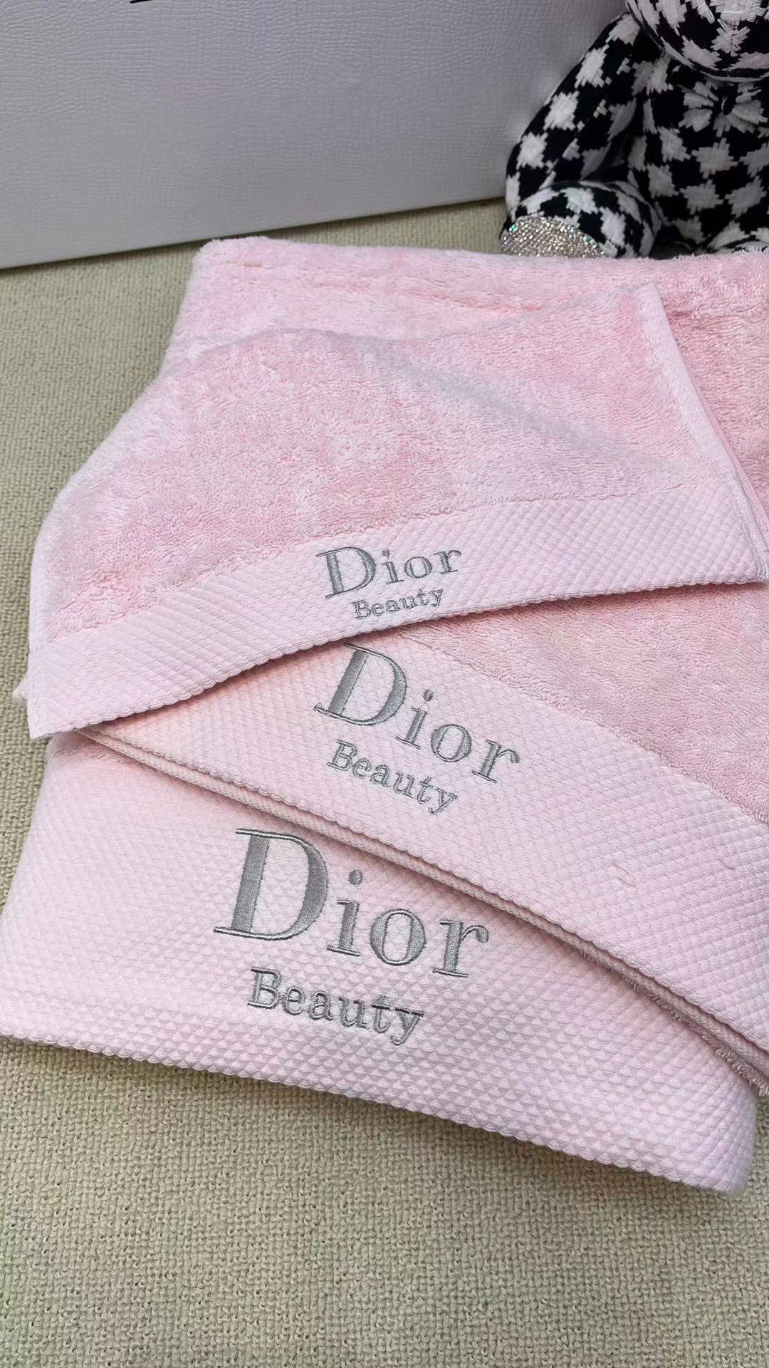 DIOR TOWEL SETS - Image 11
