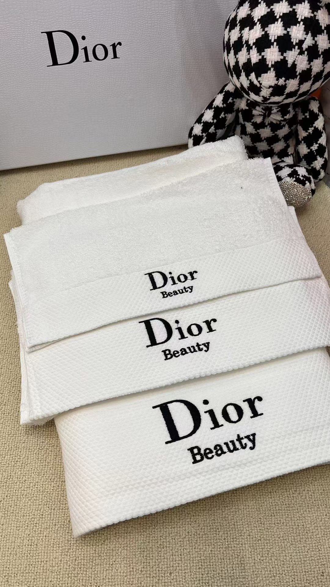 DIOR TOWEL SETS - Image 18