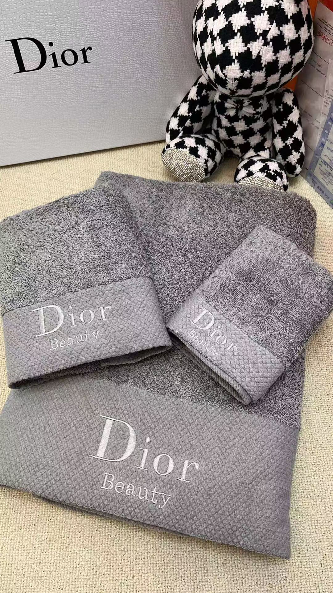 DIOR TOWEL SETS - Image 30