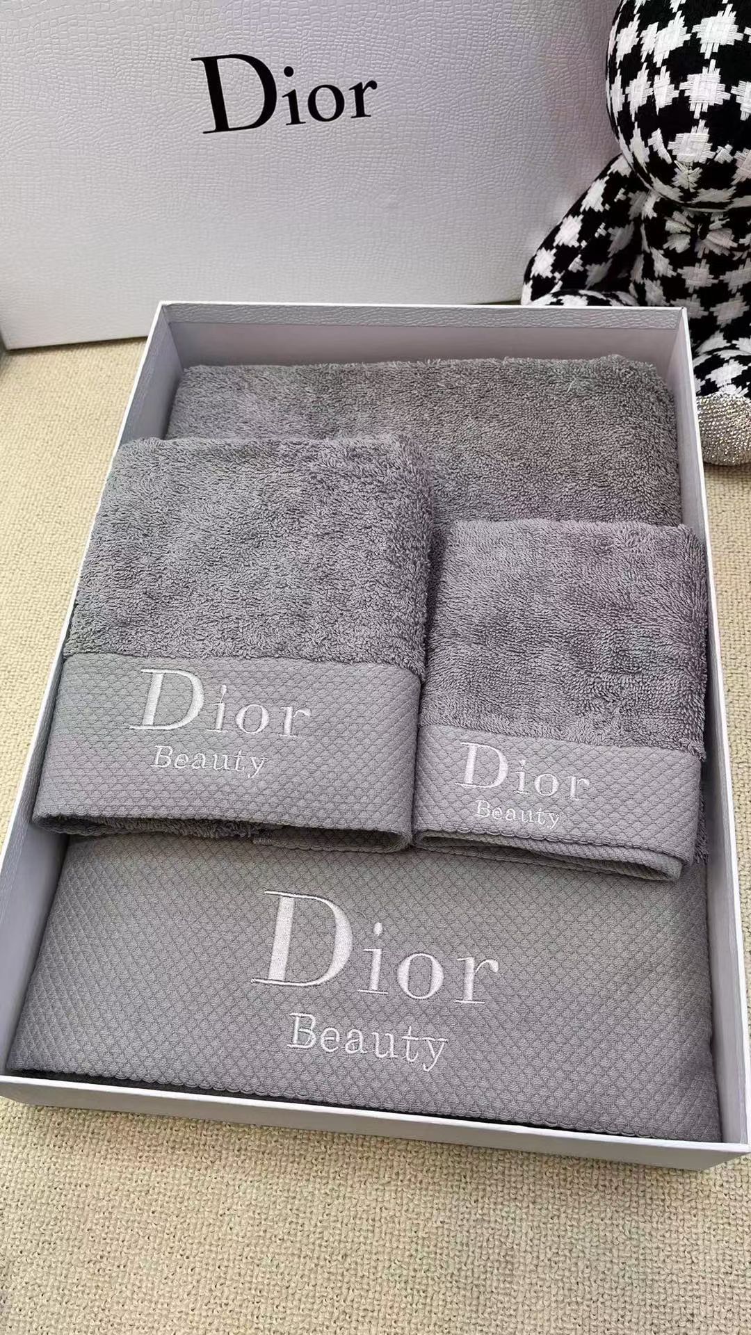 DIOR TOWEL SETS - Image 31