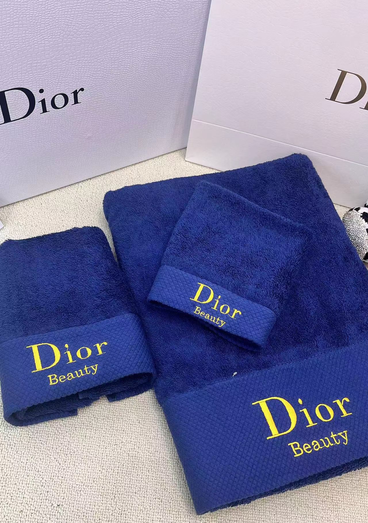 DIOR TOWEL SETS - Image 5