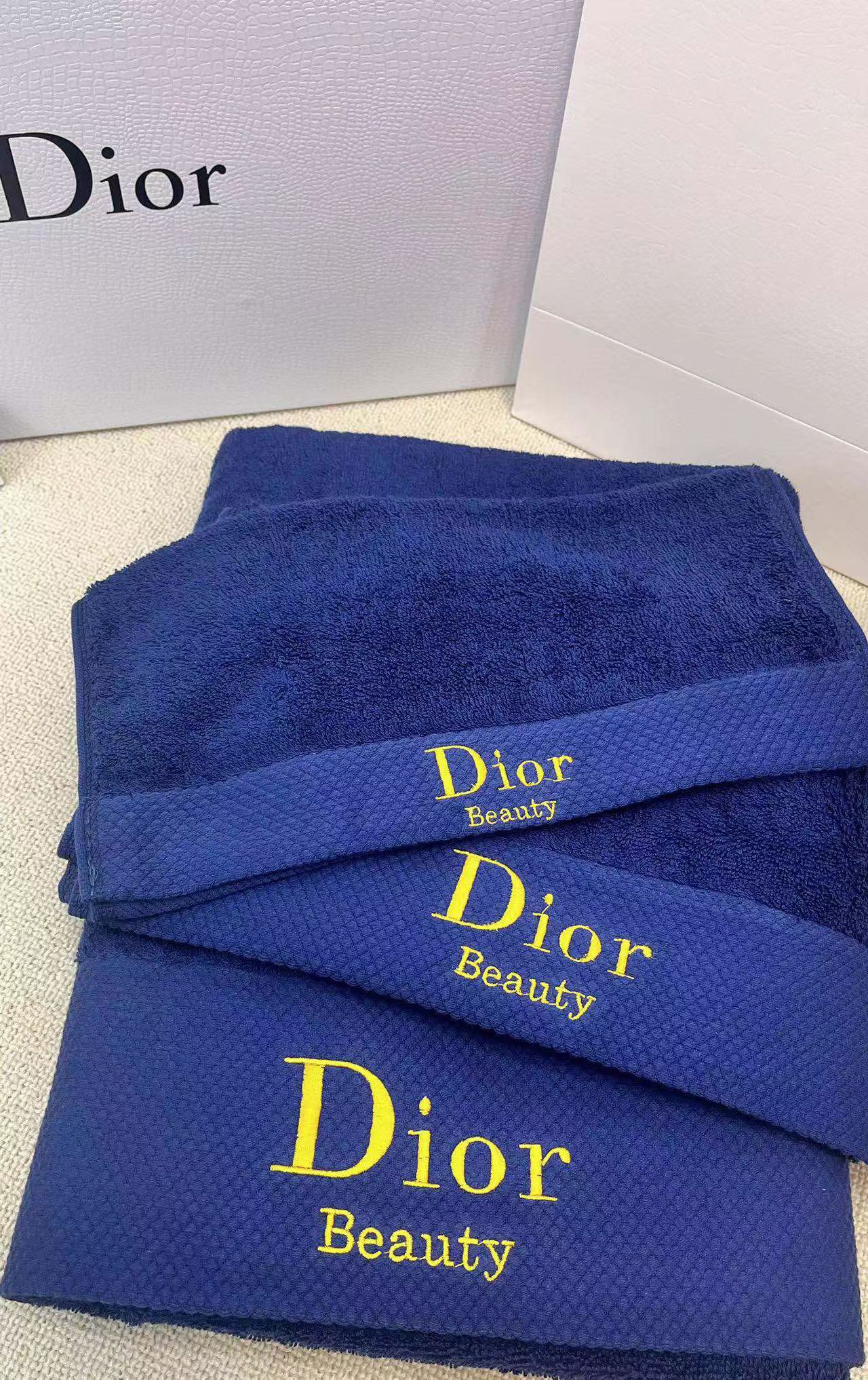DIOR TOWEL SETS - Image 4