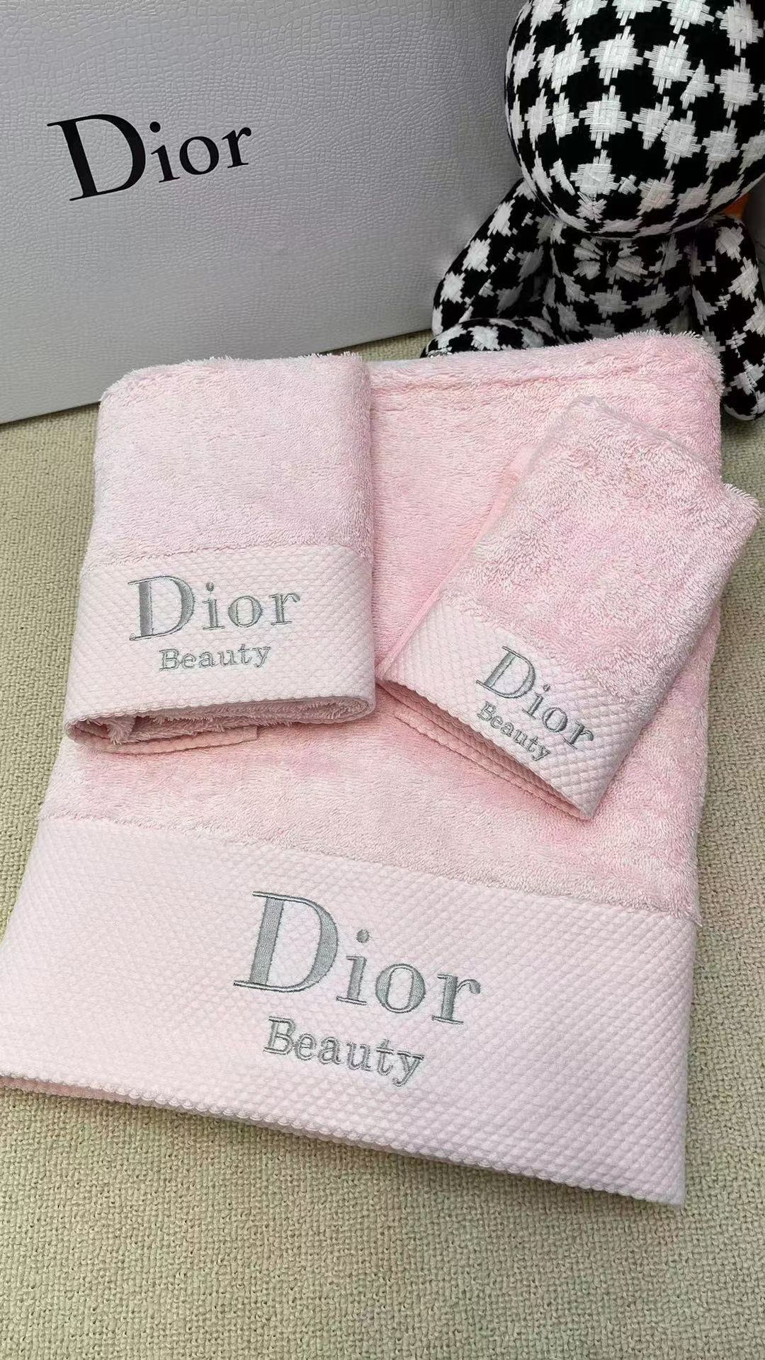DIOR TOWEL SETS - Image 17