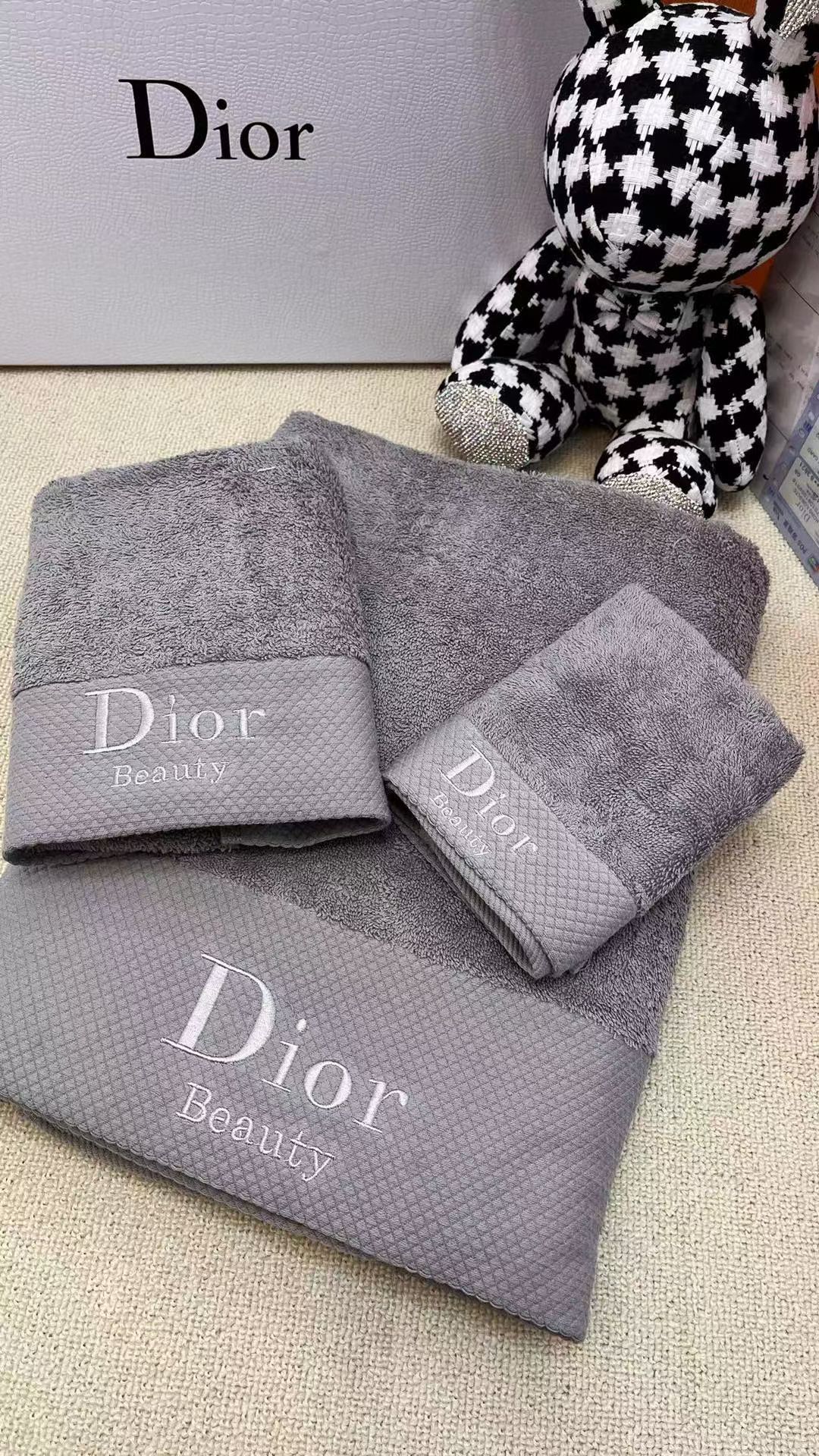 DIOR TOWEL SETS - Image 28