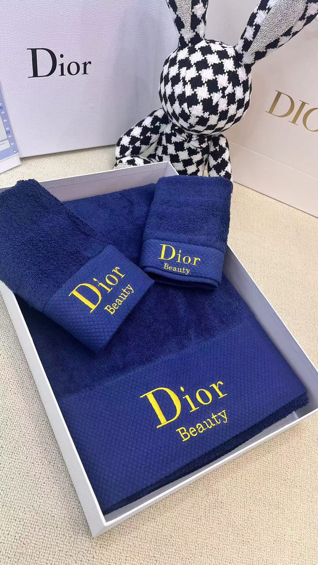 DIOR TOWEL SETS - Image 9
