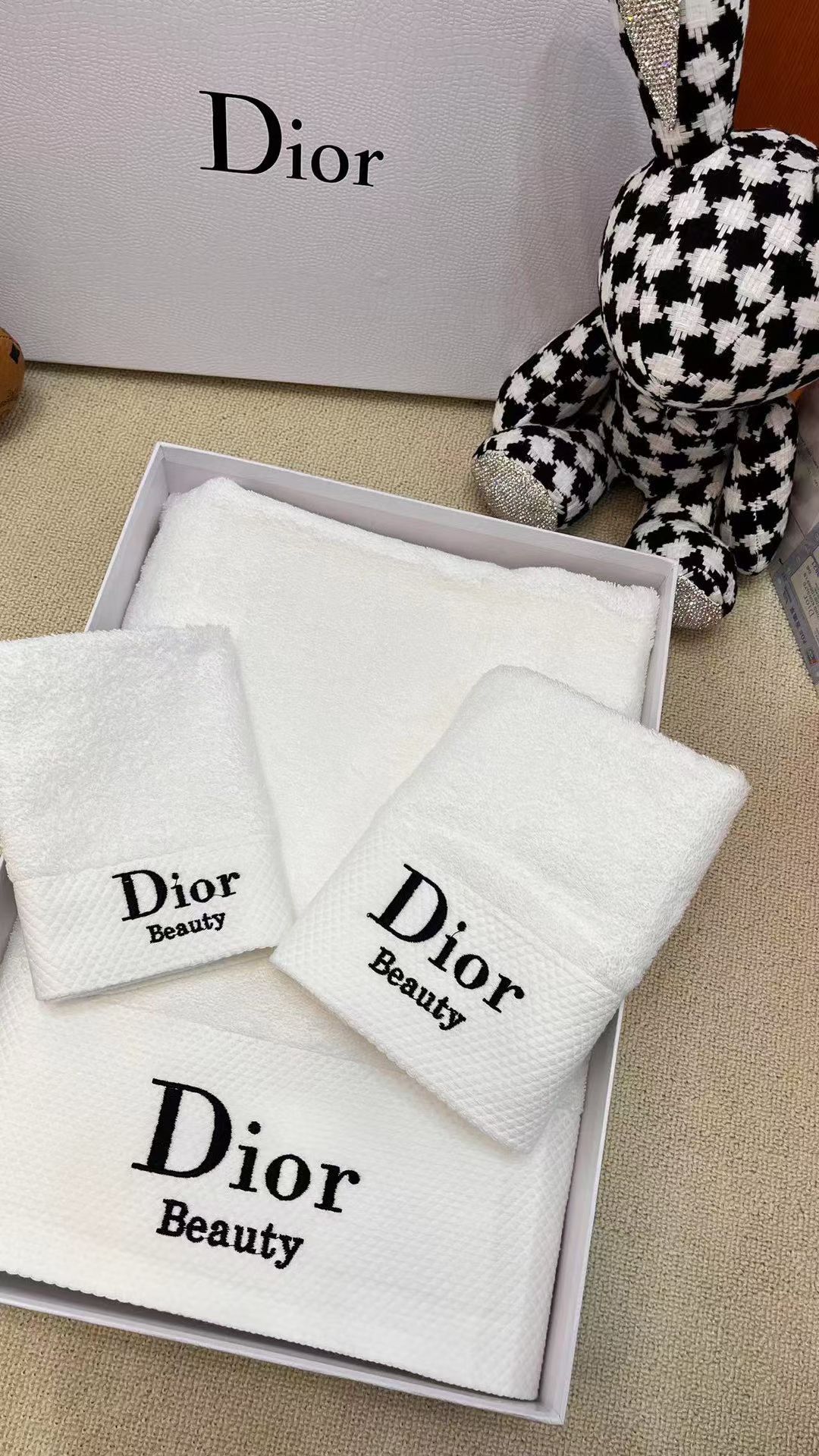 DIOR TOWEL SETS - Image 24